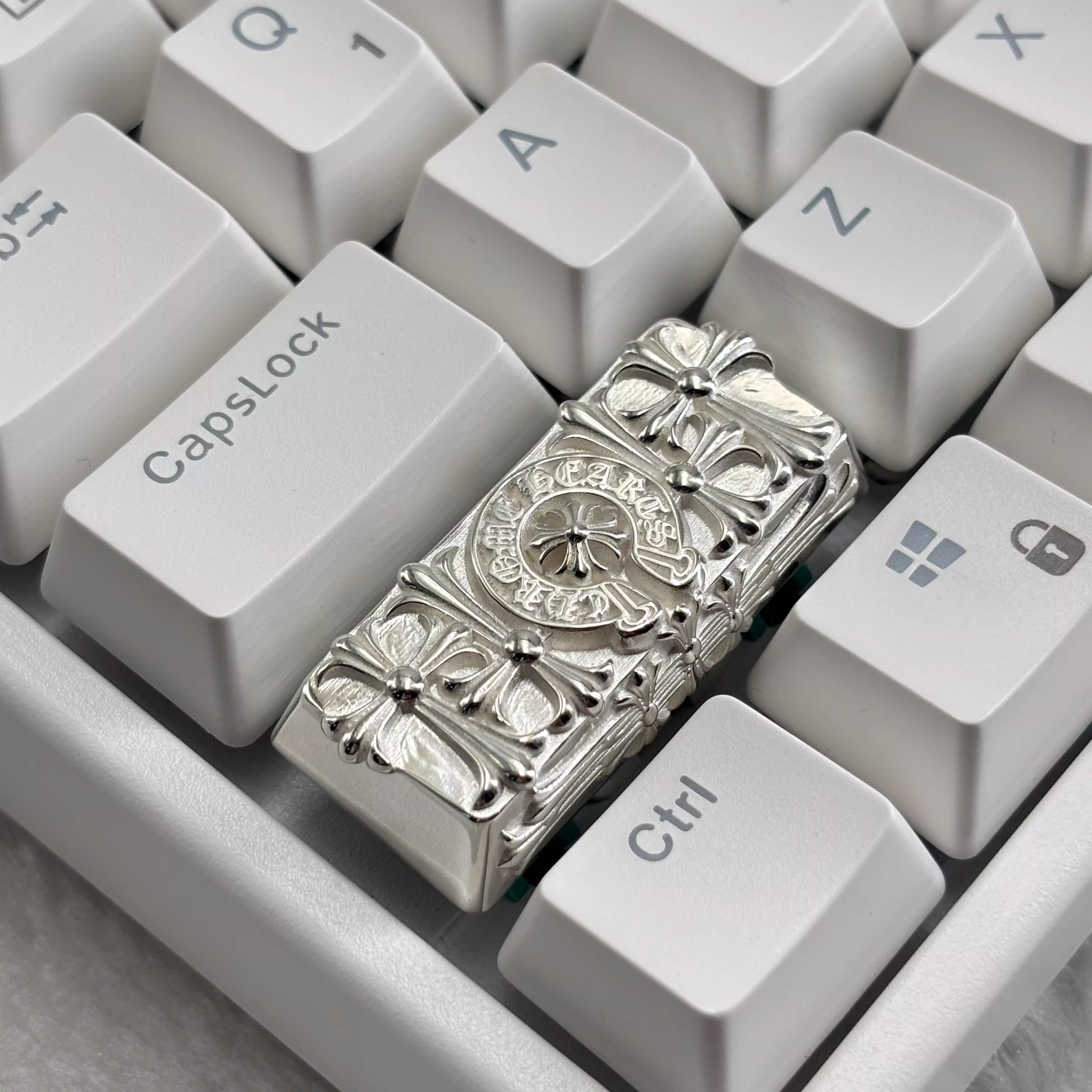 Chrome Hearts style, Metal retro patterned personalized keycaps, trendy and fashionable with decorative keycaps