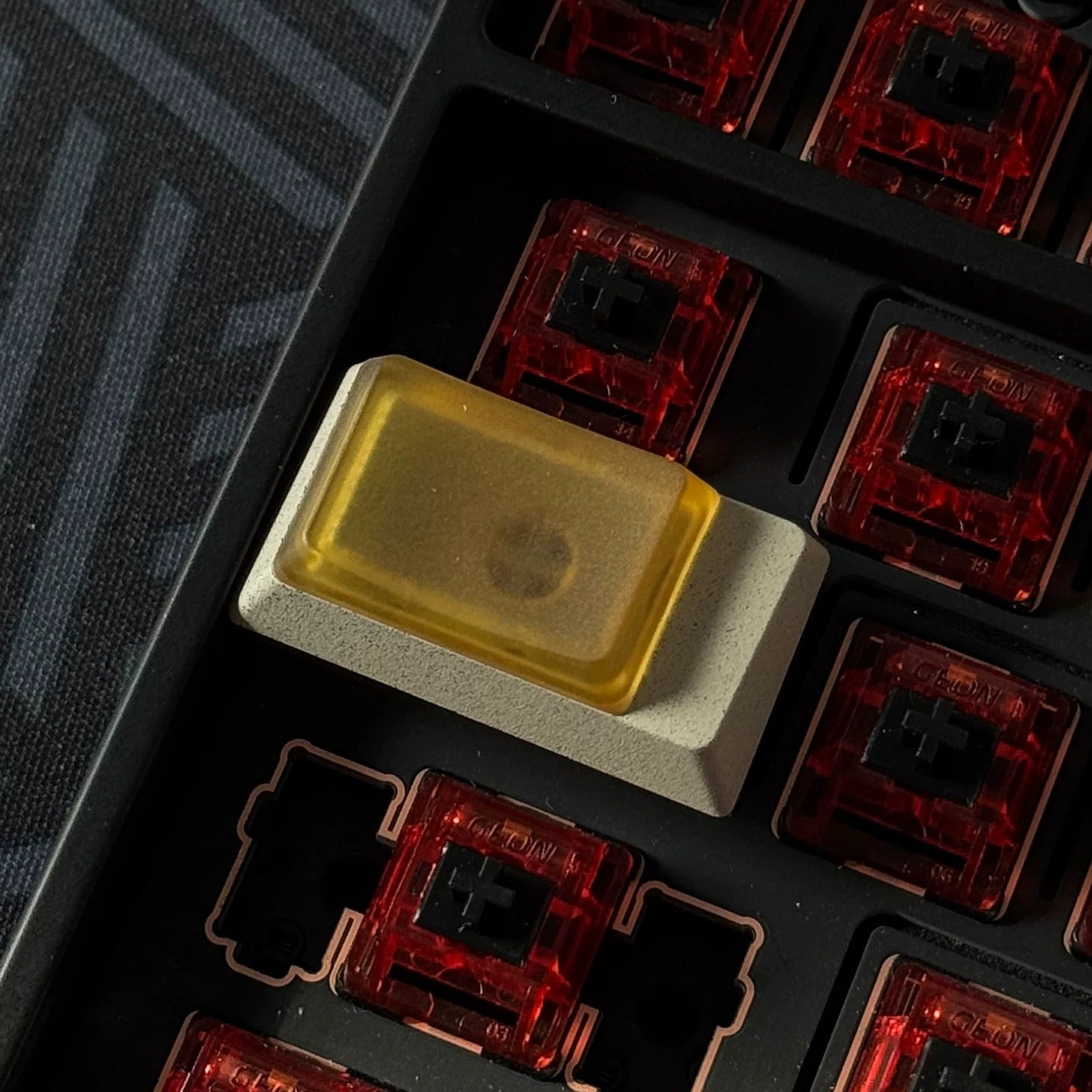 Ladder metal keycaps, standard 1.75U/R2 height, CNC aluminum alloy PEI industrial style single personalized caps customized