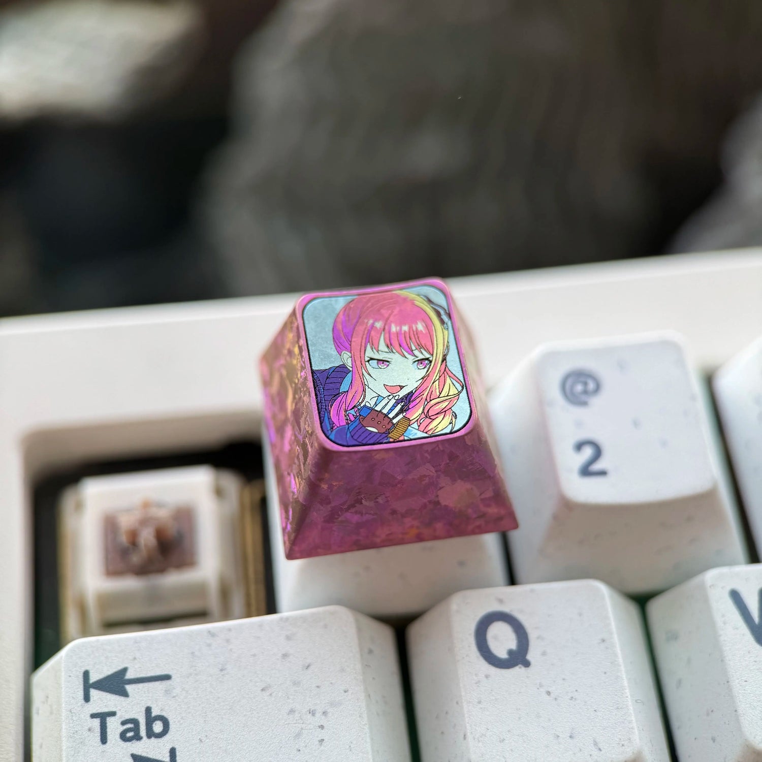 HATSUNE MIKU: COLORFUL STAGE! ， AKIYAMA MIZUKI, 1U ice crystal titanium alloy personalized keycap, anime and game culture peripheral products, mechanical keyboard decorative keycap.