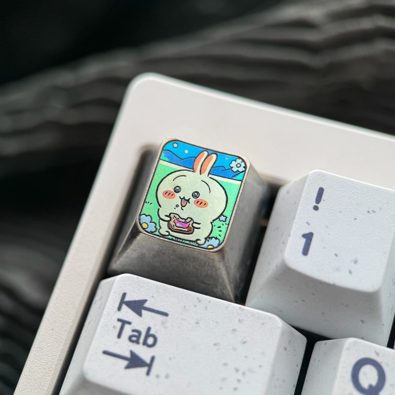 Chiikawa series, usagi themed 1U titanium alloy personalized keycaps, anime and game cartoon creative cultural products, mechanical keyboard decorative keycaps
