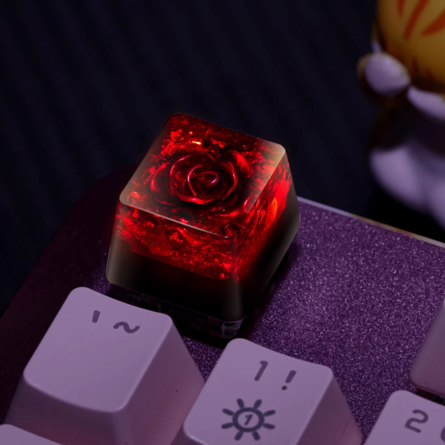 Knight and Rose, crystal resin personalized keycaps, medieval style creative keyboard decorative keycaps.