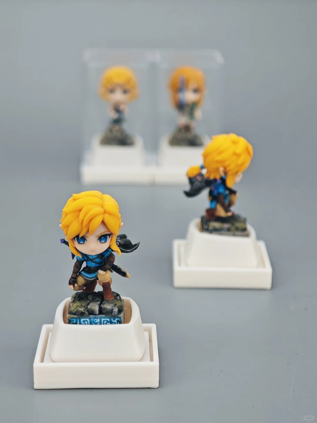 Legend of Zelda，Link/Princess Zelda， Multi colored resin printing and coloring, three-dimensional modeling, anime, gaming, cultural creativity, personalized keycaps, mechanical keyboard decoration keycaps