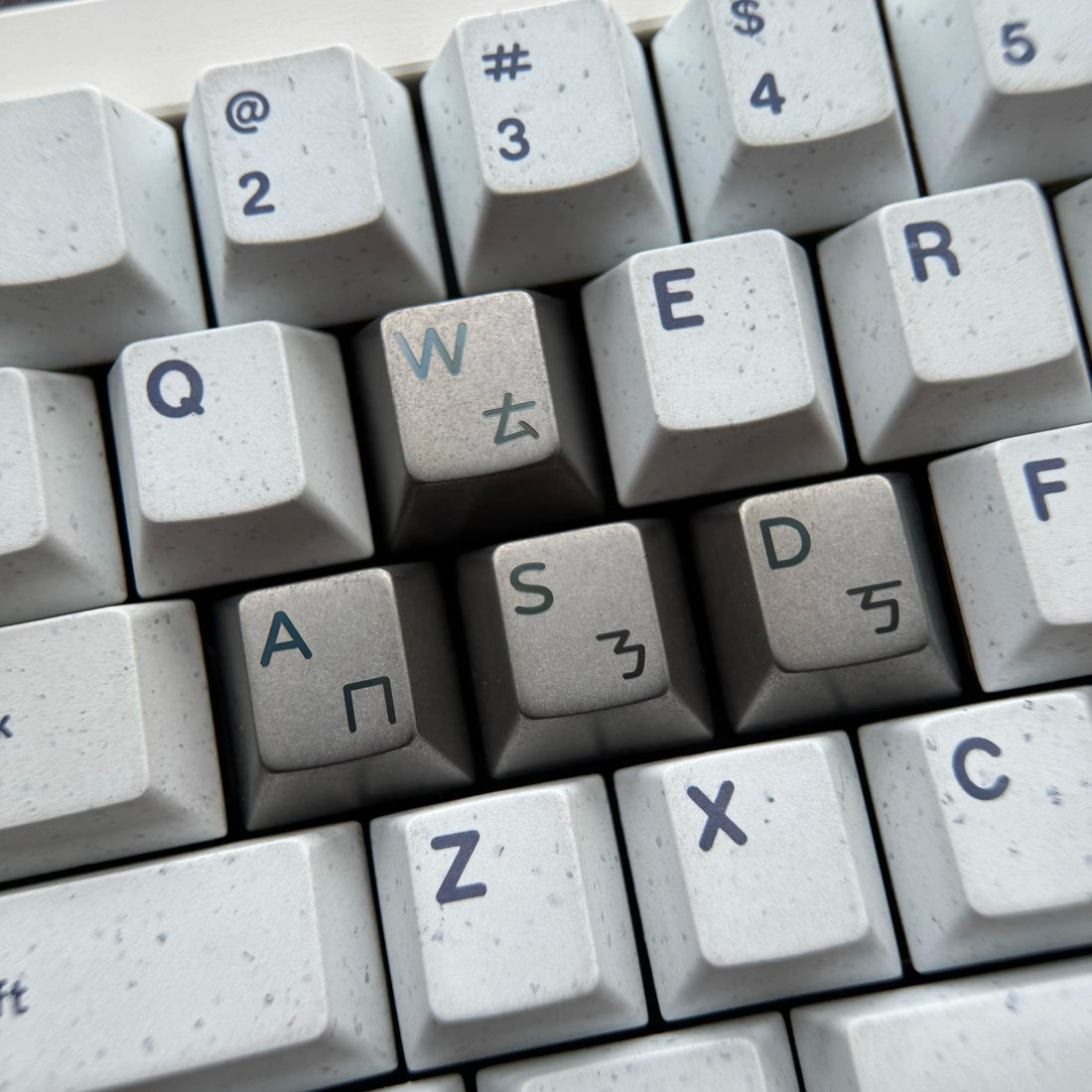 WASD Stone washing process titanium alloy  personalized keycaps, FPS game keys wear-resistant and scratch resistant titanium alloy mechanical keyboard decorative function keycaps