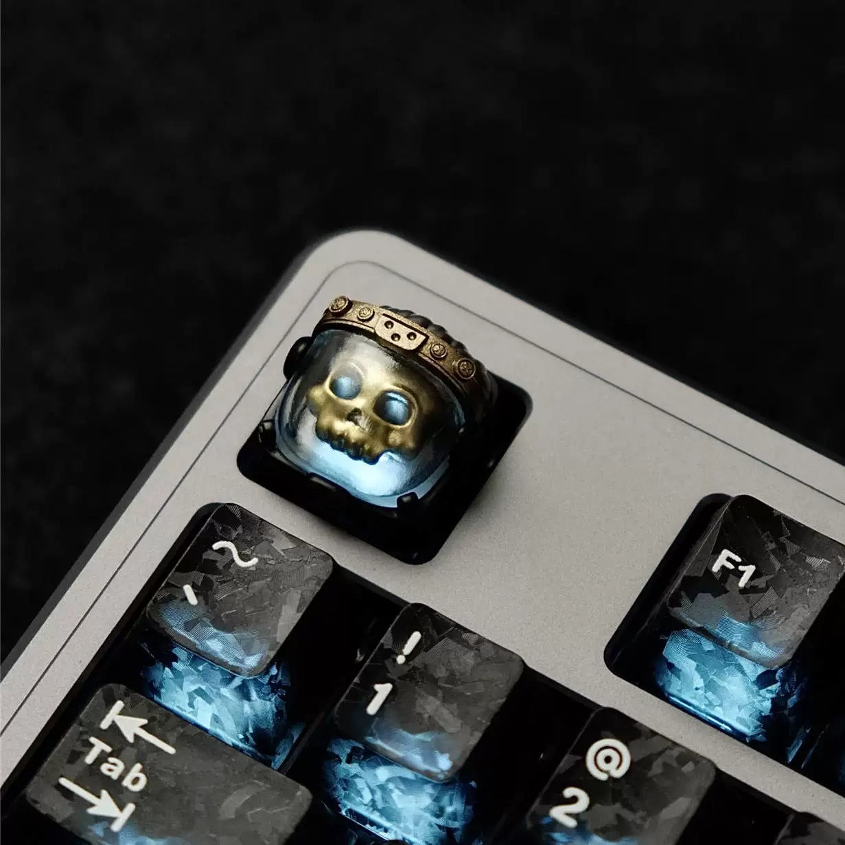 Skeleton Space Man Machine Gun Soldier Personalized Keycaps, Original Design Resin Material Mechanical Keyboard Decorative Keycaps, Cartoon Art Keycaps