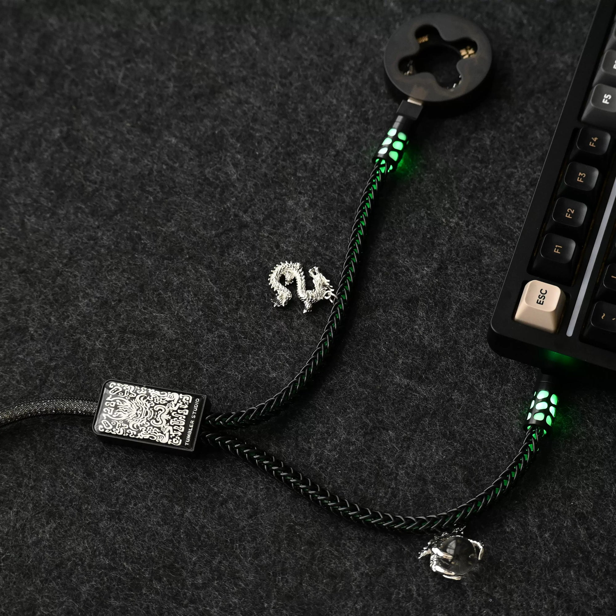 Handmade customized dragon theme one to two aviation plug data cable V2 one out two keyboard cable magnetic switch keyboard cable 8K keyboard custom data cable
