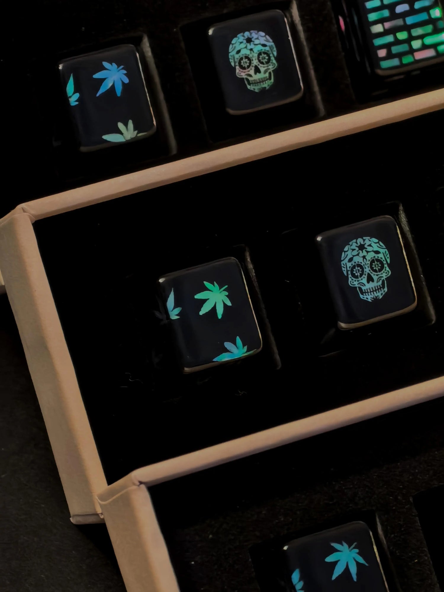 Simple geometric patterns The traditional Lacquerware decoration technique,+mother of pearl inlay, set of 5, classic and stylish game console buttons, decorative keycaps with directional key combinations