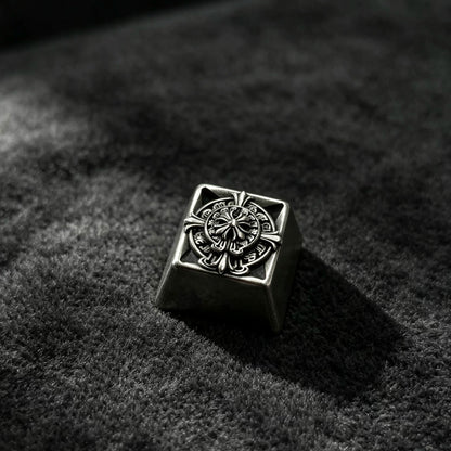 Retro cross-pattern keycaps, openwork Gothic-style metal-accented keycaps, unique silver/copper keycaps, and trendy, artistic keycaps for mechanical keyboards.