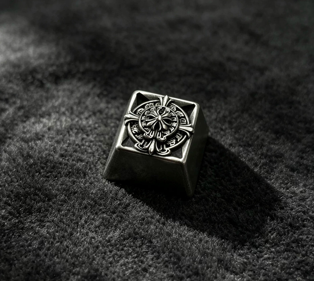 Retro cross-pattern keycaps, openwork Gothic-style metal-accented keycaps, unique silver/copper keycaps, and trendy, artistic keycaps for mechanical keyboards.