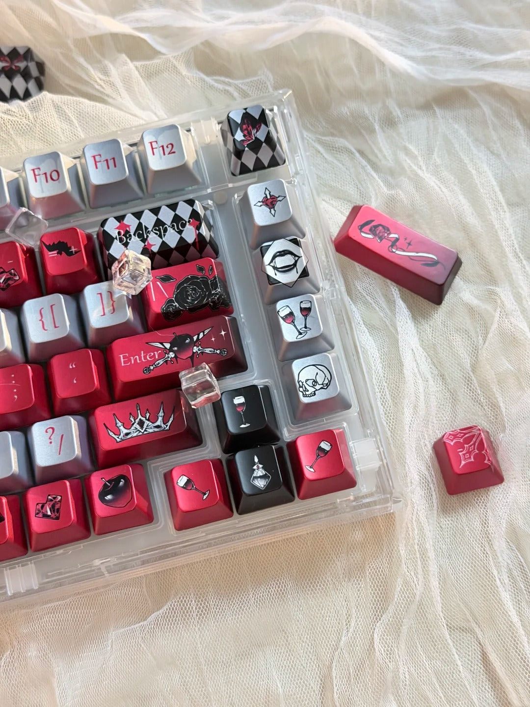Vampire Earl theme,Dracula， Metallic paint texture PBT material, horror monster movie legend original factory height mechanical keyboard decorative keycap set，anime keycap set suitable for 61/64/68/75/84/87/104 Key Mechanical Keyboard