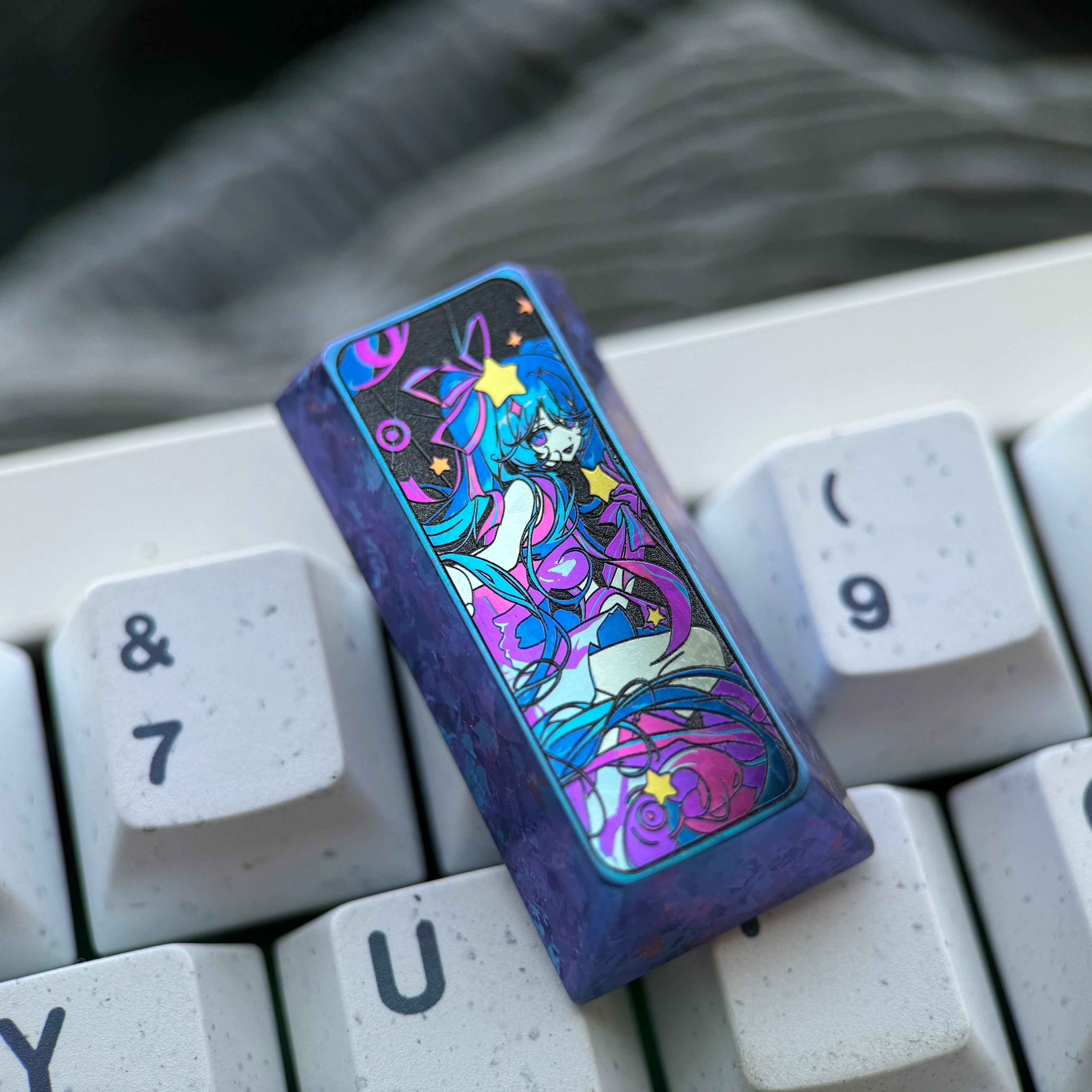 Mechanical keyboard 108% full-size keyboard, PAD keypad number area,+/Enter key, vertical 2U titanium alloy personalized key cap Collection, animation game cultural creative products, mechanical keyboard decorative key cap