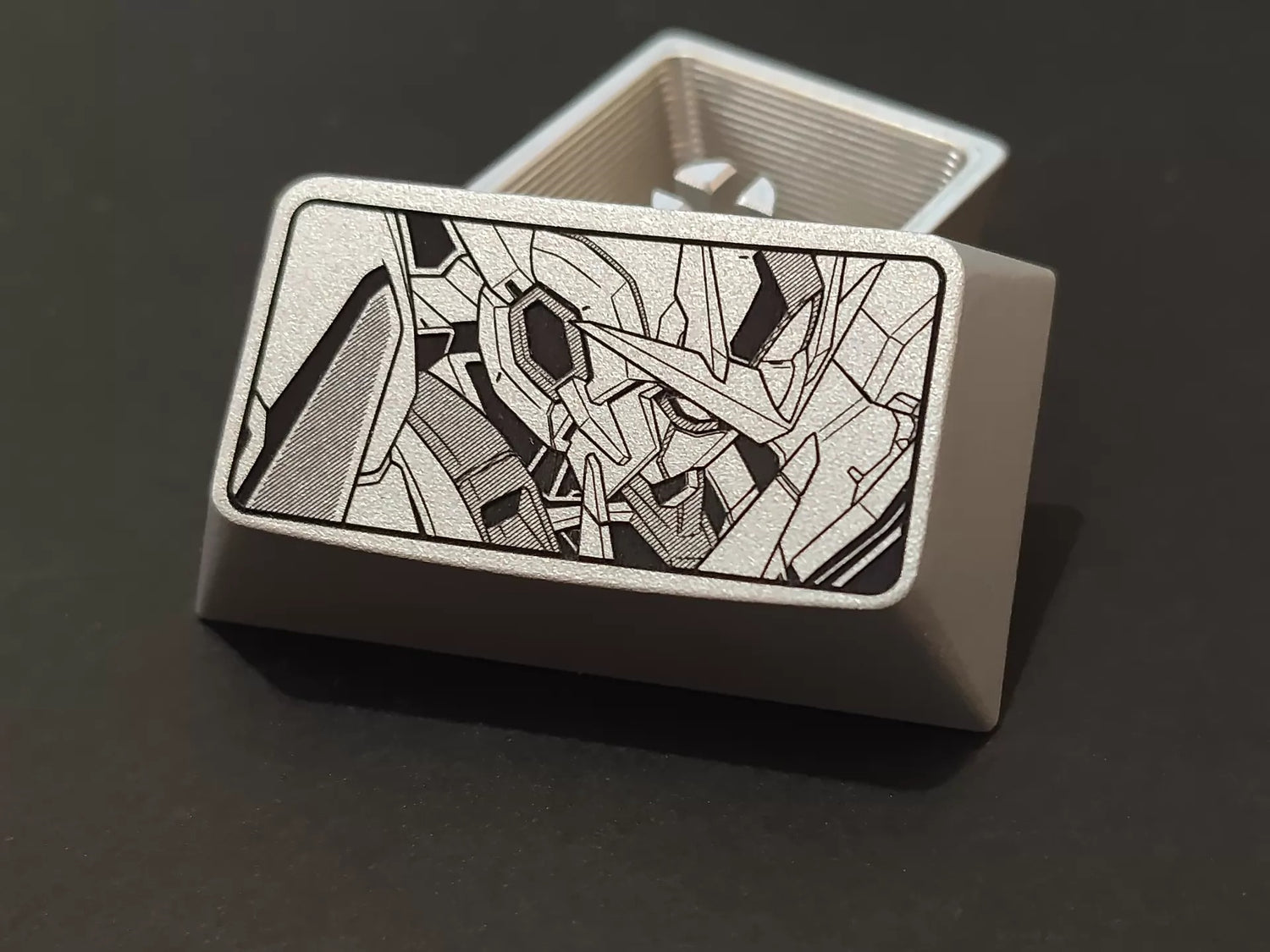 Gundam, metal carved 1.75U personalized keycap, height optional, zinc alloy/titanium alloy, mechanical keyboard decorative keycap
