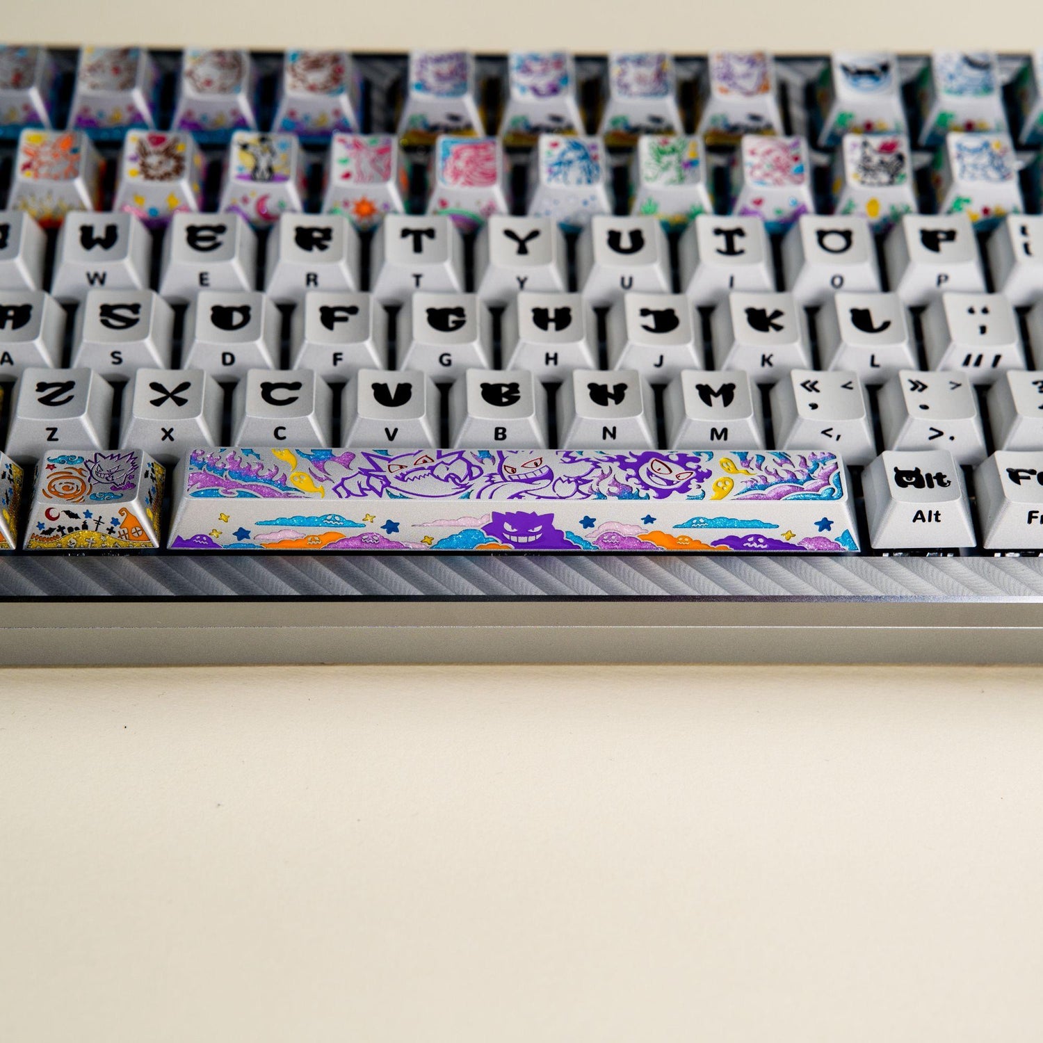 Pok é mon series, gengar themed design, keycaps made of aluminum alloy material CNC integrated precision machining personalized keycaps, mechanical keyboard decorative keycaps